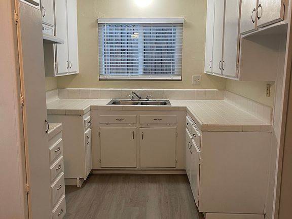 2nd image of 4658 E Mountain View Dr #1