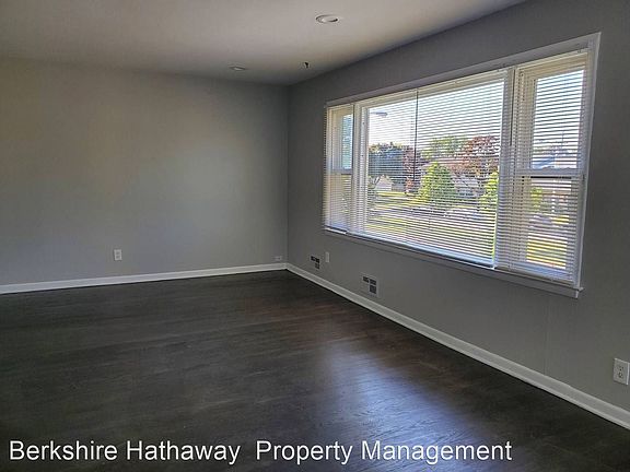 3rd image of 8907-09 W Hampton Ave #8909