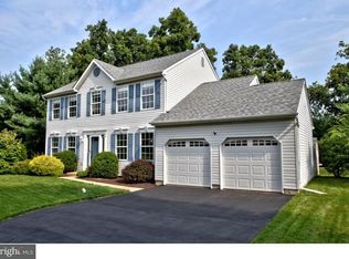 6097 High Meadow Dr, Pipersville, PA 18947