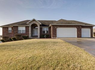 870 E Kings Carriage Blvd, Nixa, MO 65714