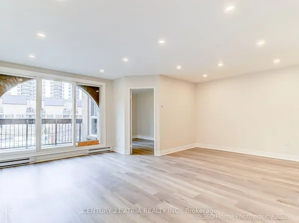 100 Mornelle Ct #2030, Toronto, ON M1E 4X2