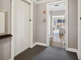 60 W Erie St APT 601, Chicago, IL 60654