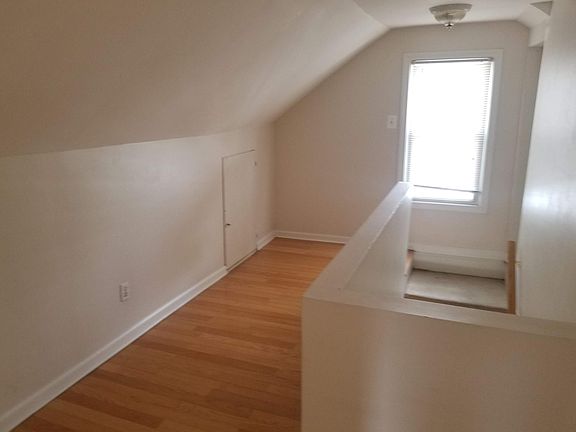 5th image of 23328 Vassar Ave