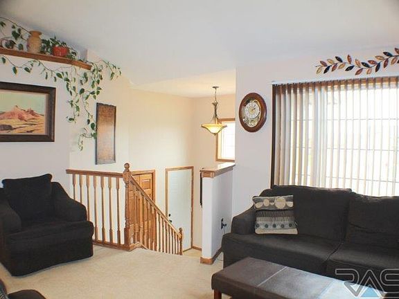 3rd image of 613 Eagle Ave