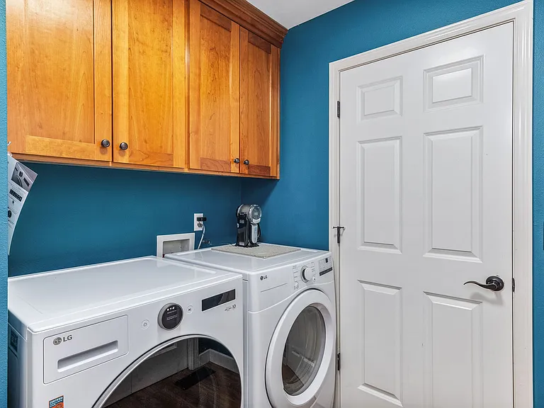 2178 Douglas Dr NE — Photo 19