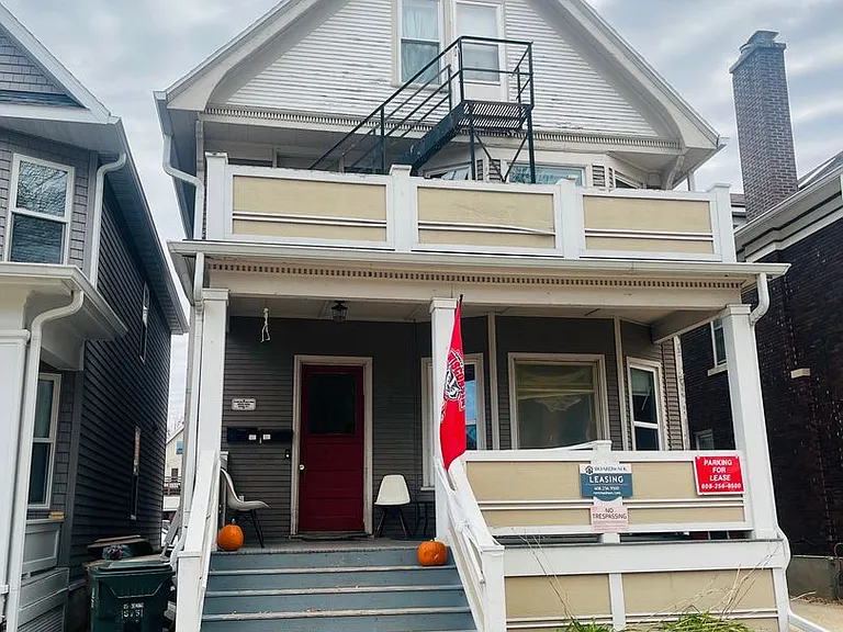511 W Washington Ave — Photo 1