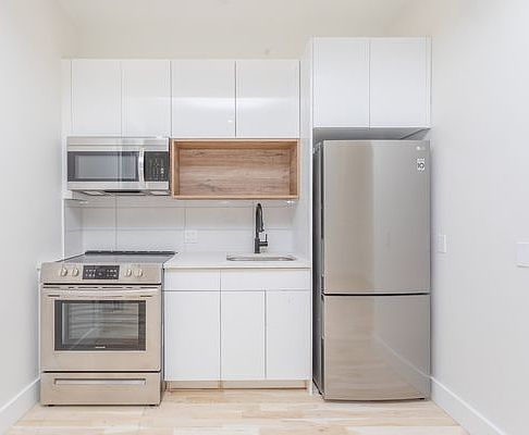 1st image of 522 Midwood St #3C