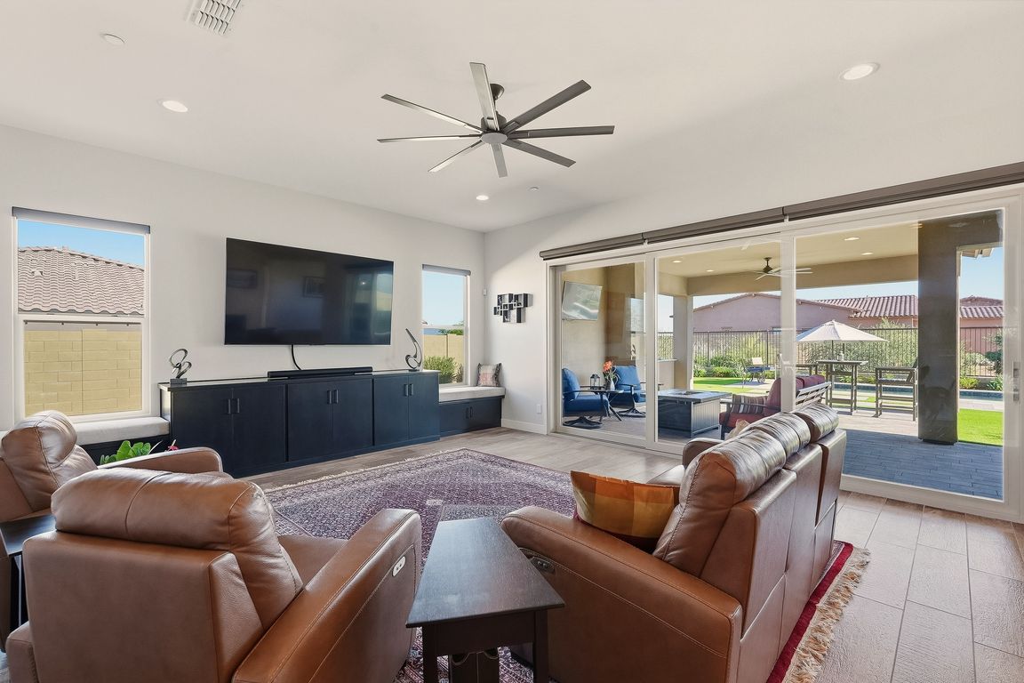 next background image