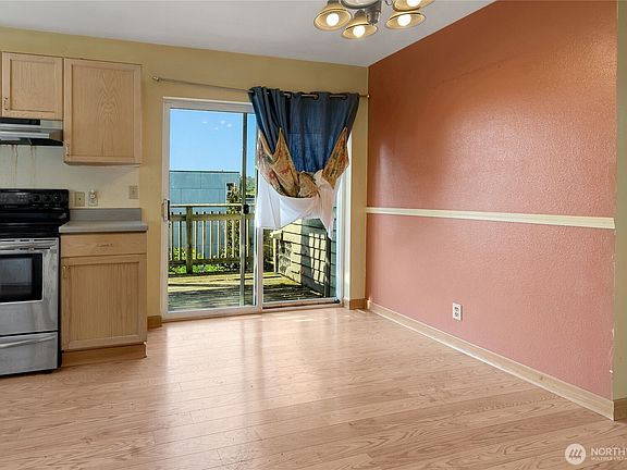 3rd image of 1735 28th Avenue S