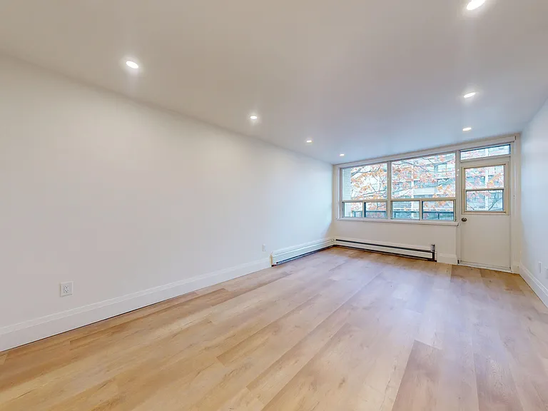 1 Marquette Ave — Photo 50