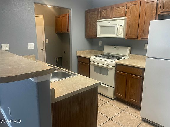4th image of 5724 Saluki Dr #A