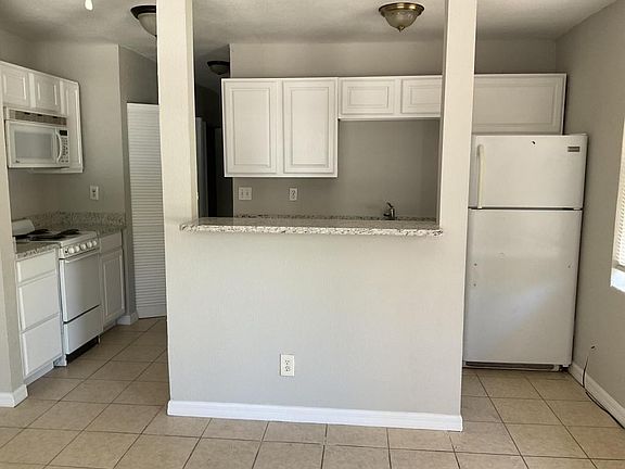 4th image of 2222 Park Ave