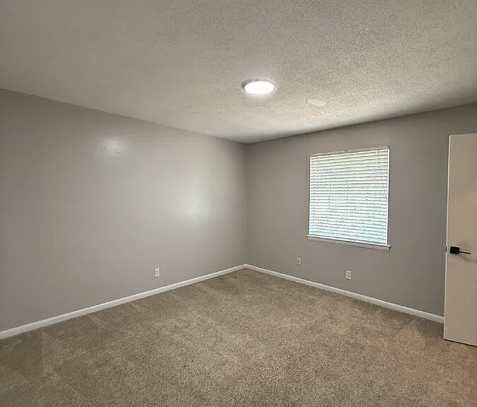 102 Woodhouse Ln #C — Photo 5