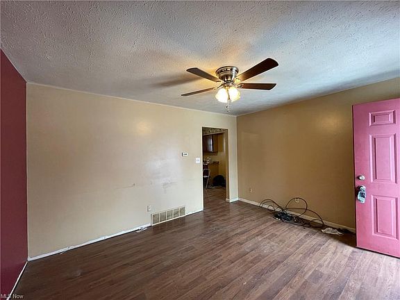 4th image of 107 Pine Dr