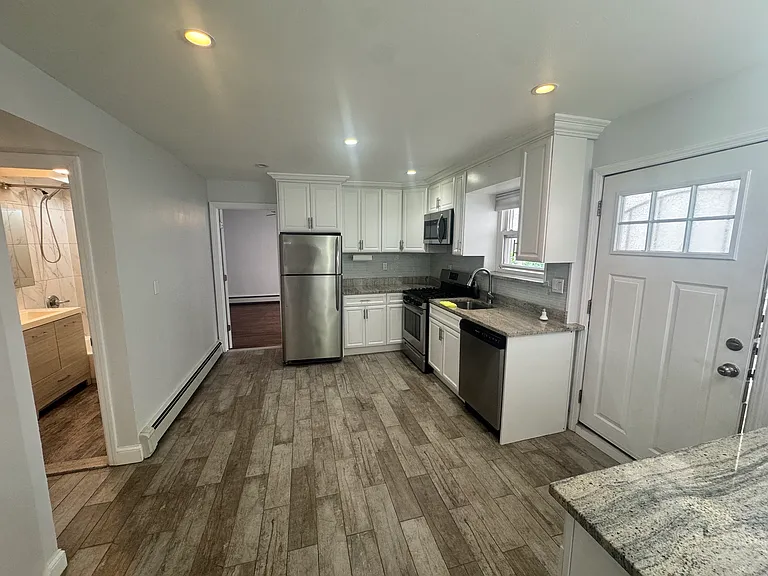 2822 Zulette Ave #1 — Photo 2