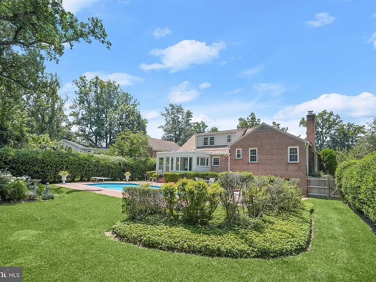 7109 Radnor Rd — Photo 44