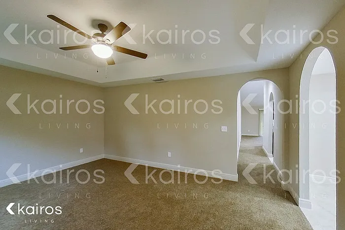 3 bed, 2.0 bath, 1936 sqft, $2,095 — Photo 3