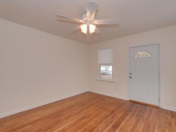 5th image of 1624 Parker Ave