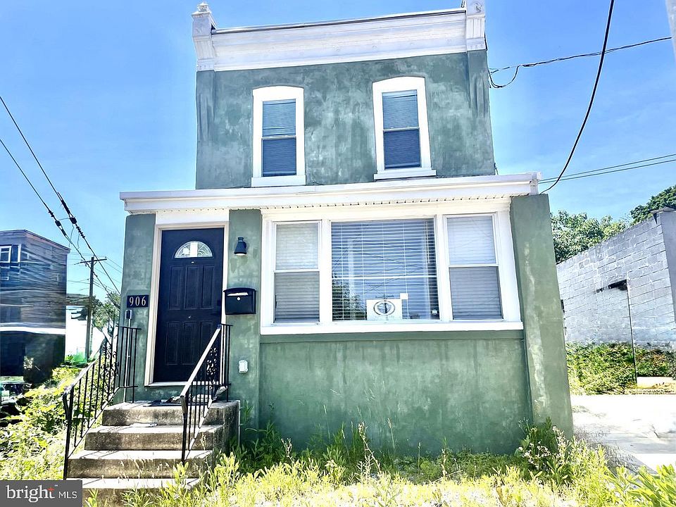 1st image of 906 Cedar Ave