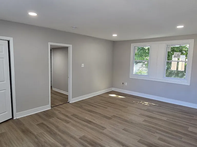 1019 Green Ln — Photo 25
