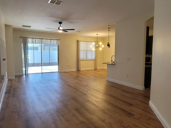 5th image of 756 Star Magnolia Dr
