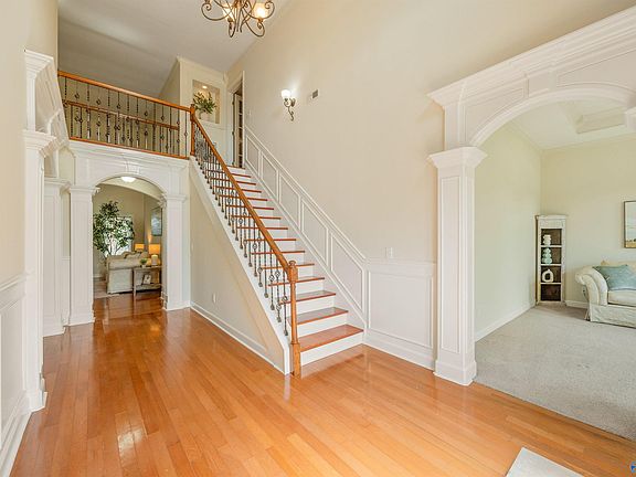 4th image of 201 Coral Ct
