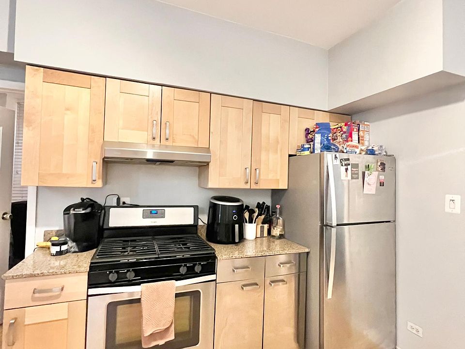 1st image of 1416 N Greenview Ave #1