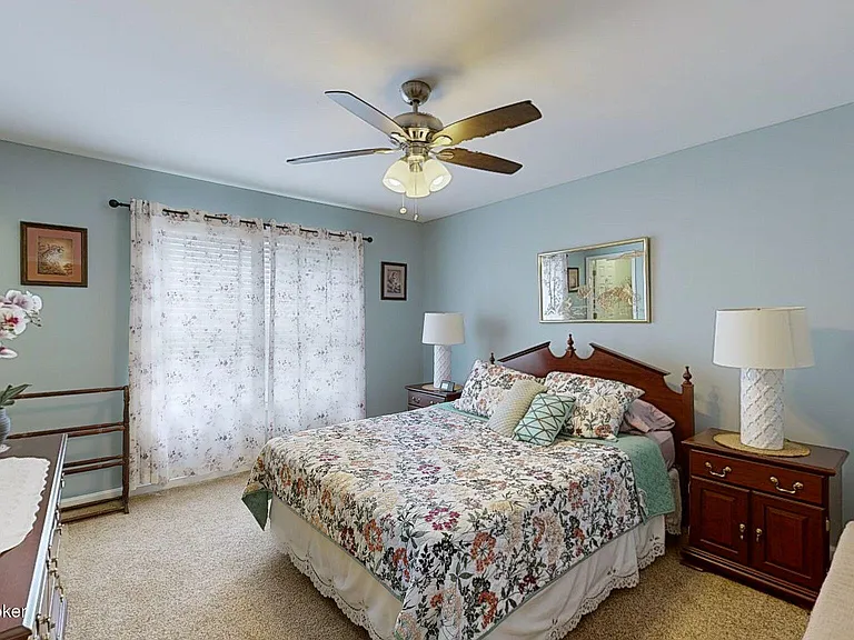 9916 Spring Gate Dr — Photo 16