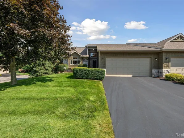 2308 Sugar Maple Dr, Brighton, MI 48116