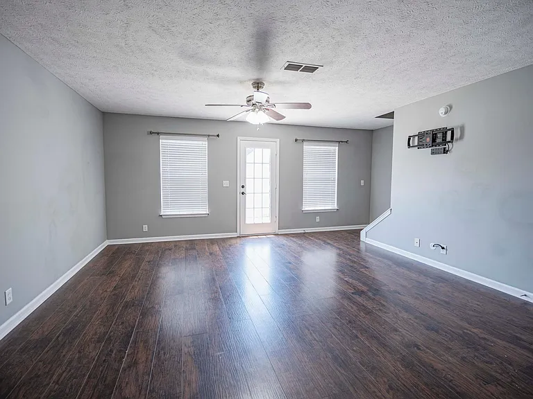 2127 Victory Gallop Ln — Photo 3