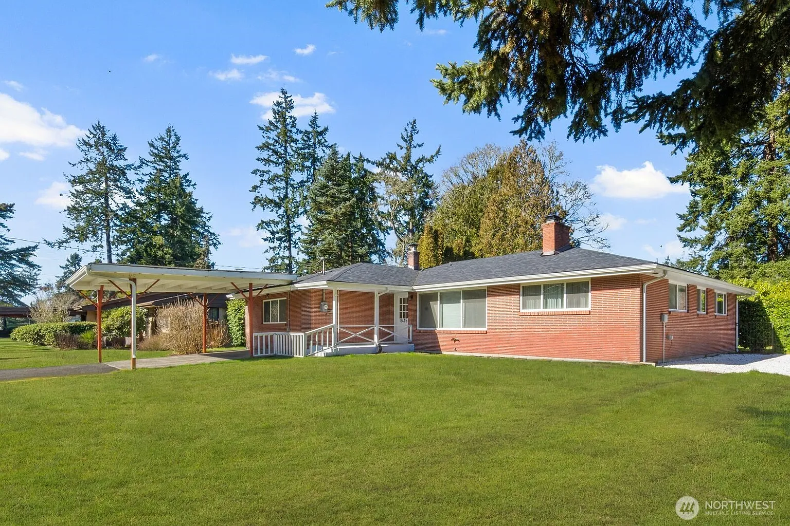 8415 Mt Tacoma Drive SW photo 1