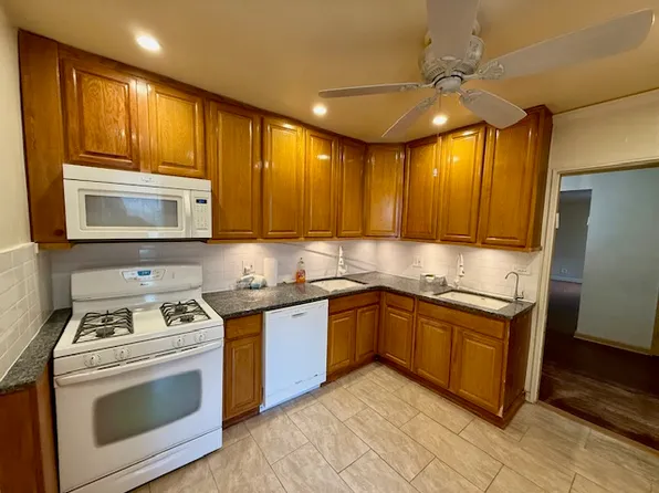 2211 Bragg Street image 6 of 12