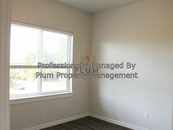 5th image of 205 Hickory St #105