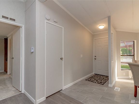 4th image of 5512 201st Street Ct E