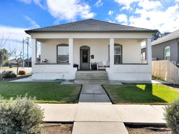 3 C St, Lemoore, CA 93245
