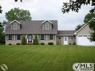 1926 Dutcher Rd, Howell, MI, 48843