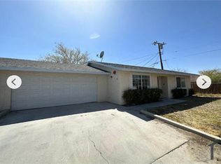 15512 Kiamichi Rd APT 2, Apple Valley, CA 92307