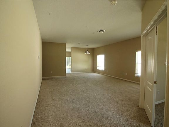 4th image of 787 Hacienda Cir