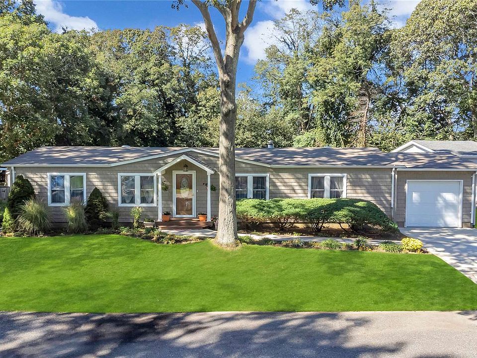 140751 Middle Road, Calverton, NY 11933 Zillow