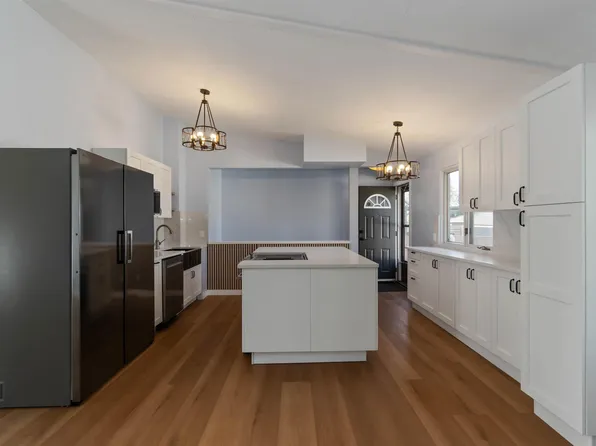 6808 95th Ave NW, Edmonton, AB T6B 1A8