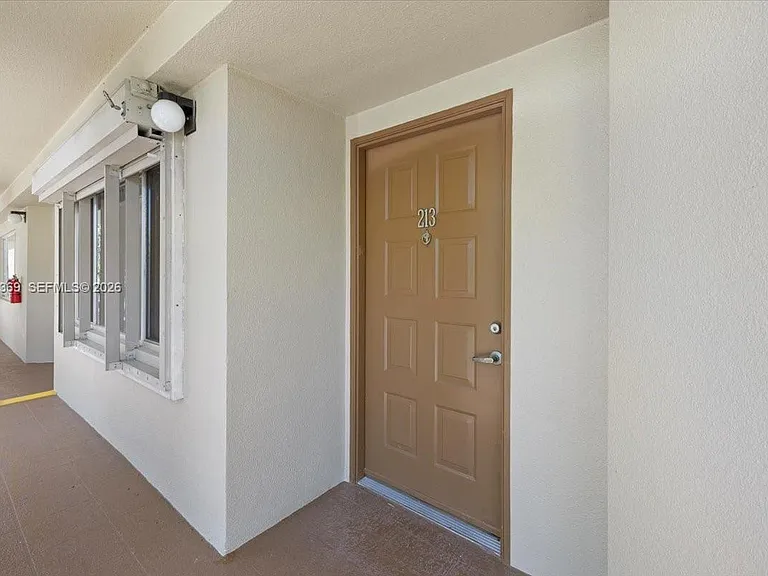 1351 SW 141st Ave #213G — Photo 5