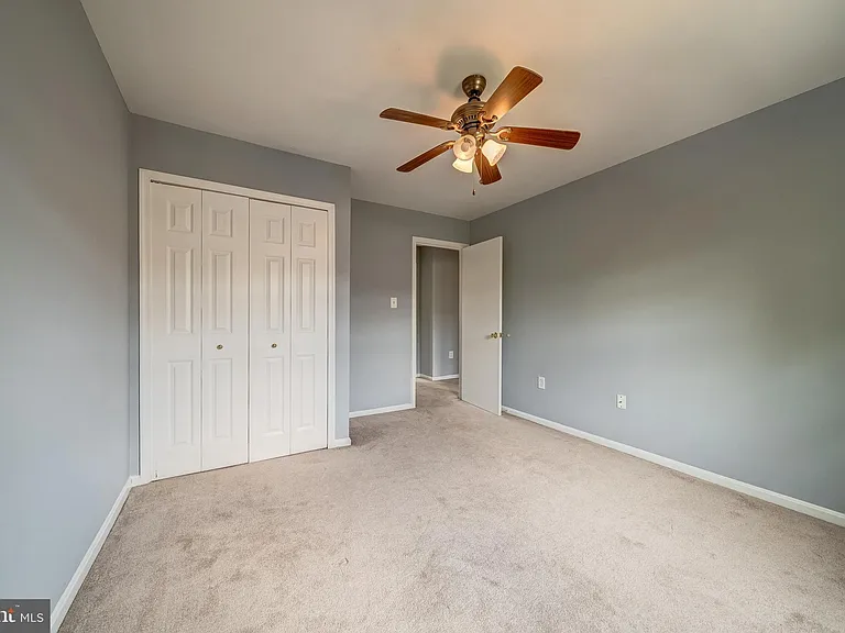 8593 Burlington Ct — Photo 24