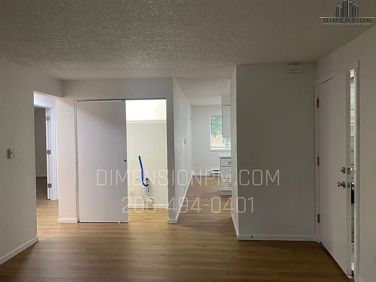 2 & 3 Bedroom Apartments Near Trail! — Photo 16