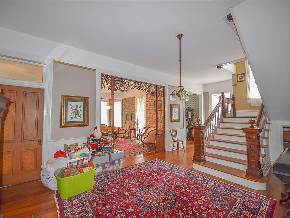 37th image of 507 N Main St