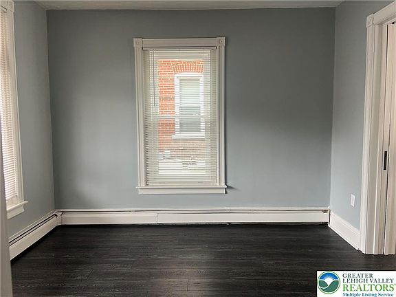 4th image of 40 Locust St