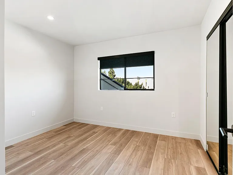 215 Lucas Ave #3 — Photo 5