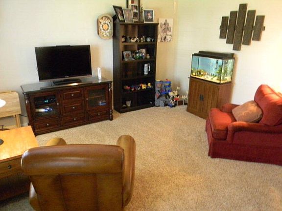 3rd image of 4621 Plum Pl