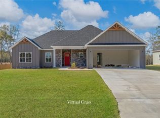 17 Lorie Lee Loop, Deatsville, AL 36022