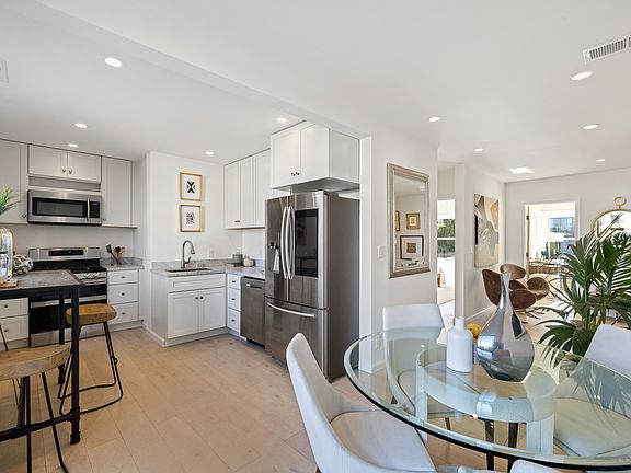 2nd image of 2157 Jackson St #5