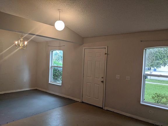 2nd image of 279 Parkview Dr